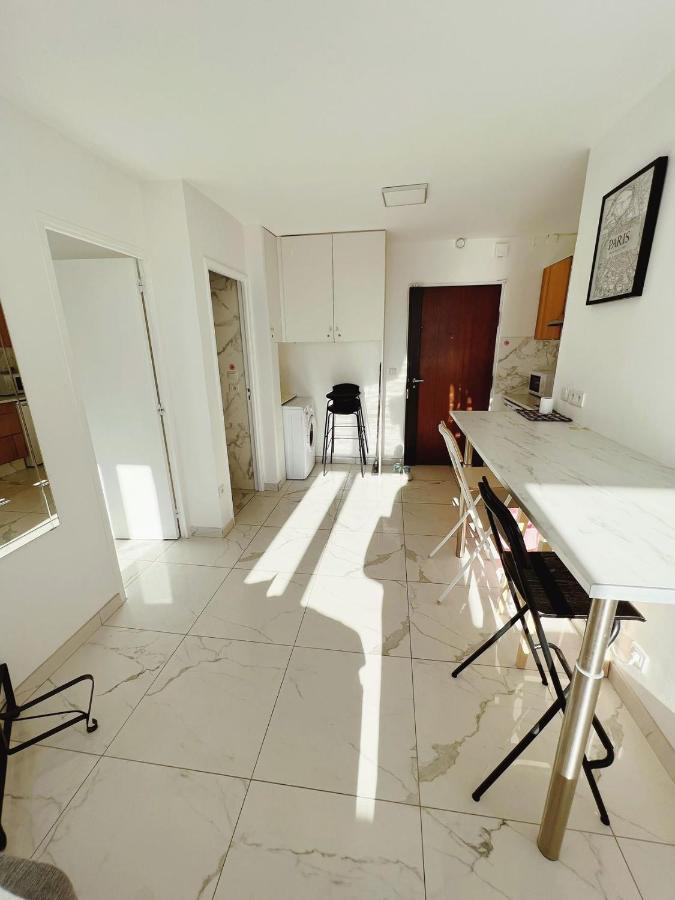 Apartment Near Subway And Supermarket Париж Екстер'єр фото